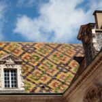Ce înseamnă o restaurare „manuală” în cazul acoperișurilor de patrimoniu